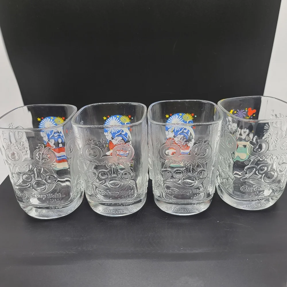 2000 Walt Disney World/ McDonald's Celebration Glasses. - Picture 4 of 16